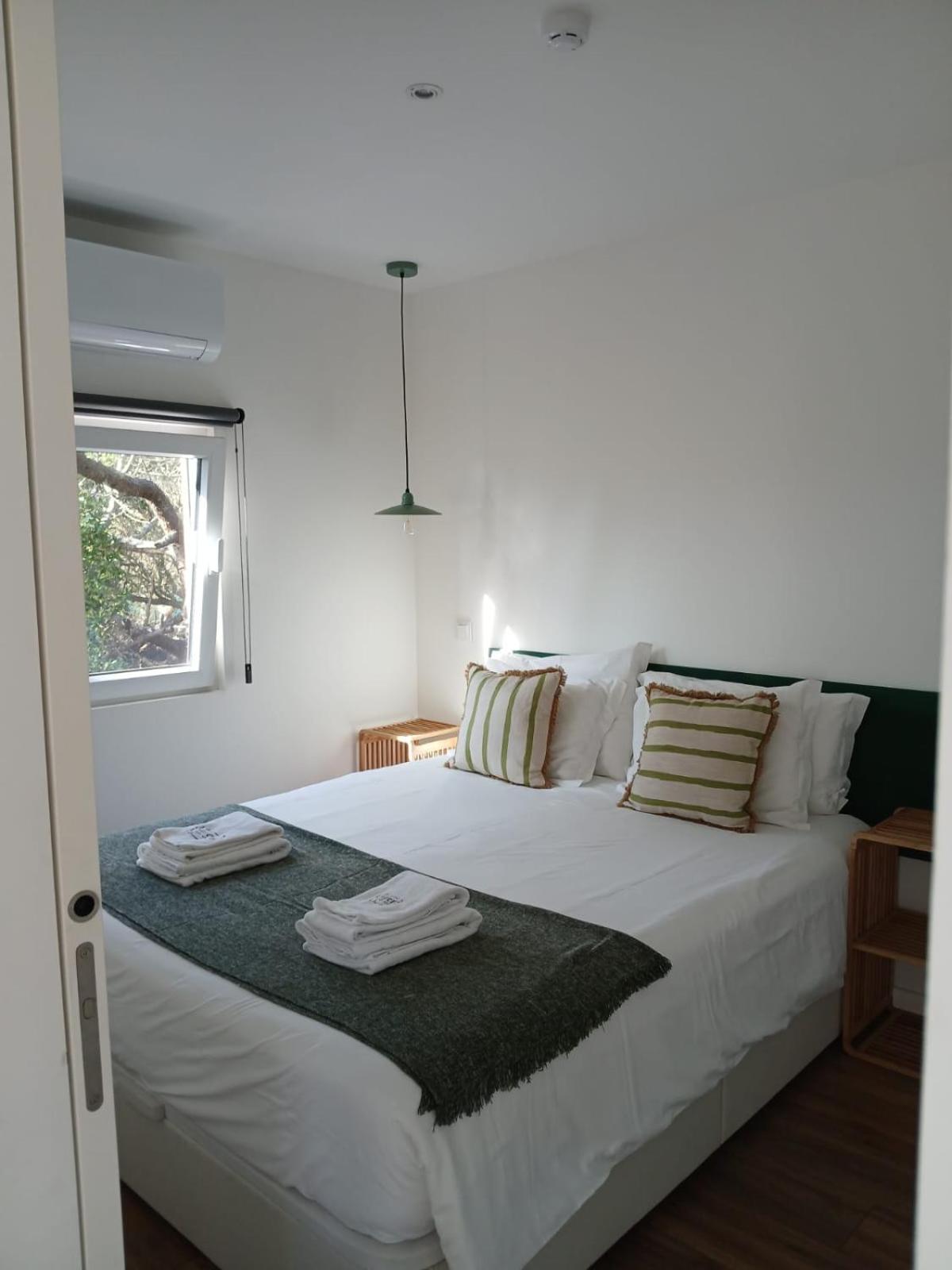 Azen Cool House Bed & Breakfast Azenhas do Mar Luaran gambar